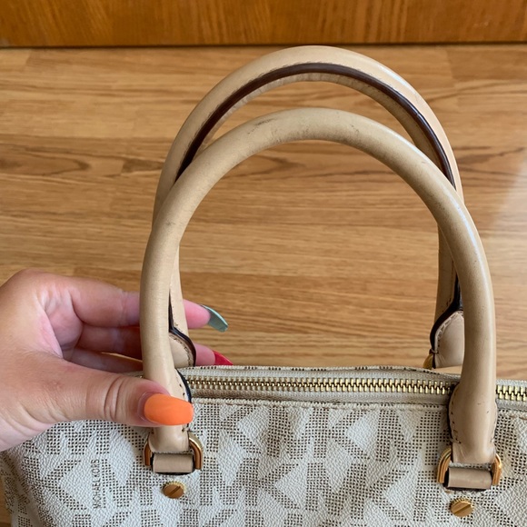 Michael Kors Purse - Picture 5 of 7